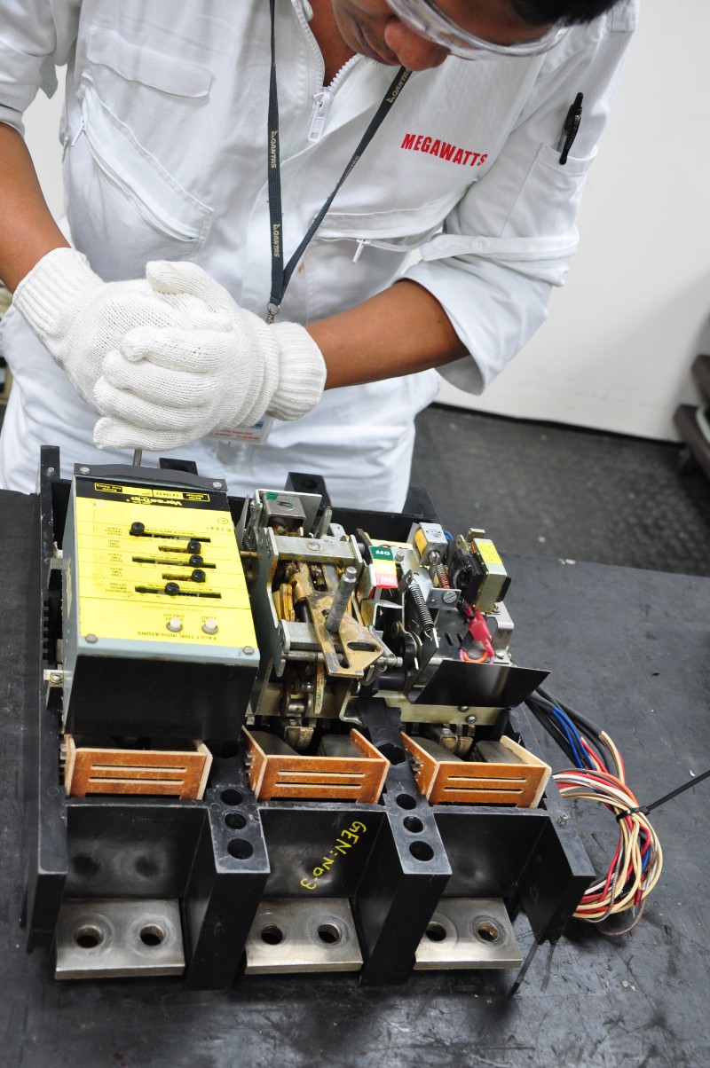 Repair & esrvice of circuit breaker (5)